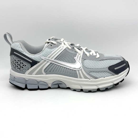 Nike Vomero 5 Platinum Metallic Shoes Sz 7Y / 8.5 W Gray White New HF6998-002 - Picture 1 of 11